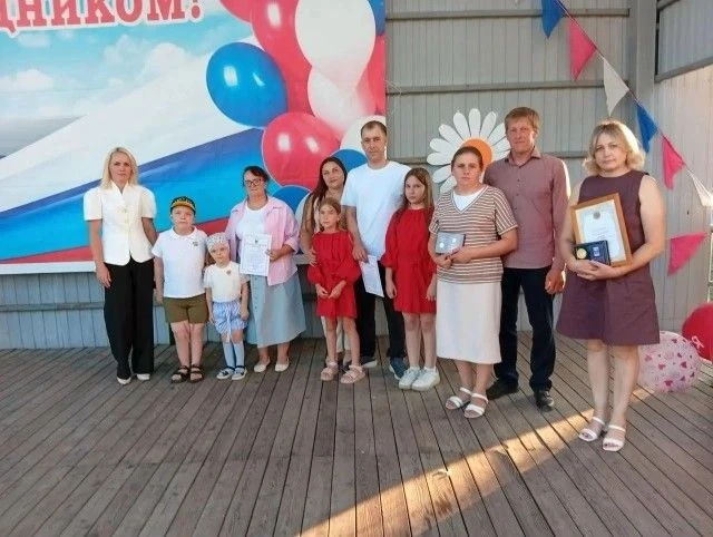 В Парке им. 70-летия Победы в ВОВ состоялось мероприятие, посвященное Дню семьи, любви и верности, с