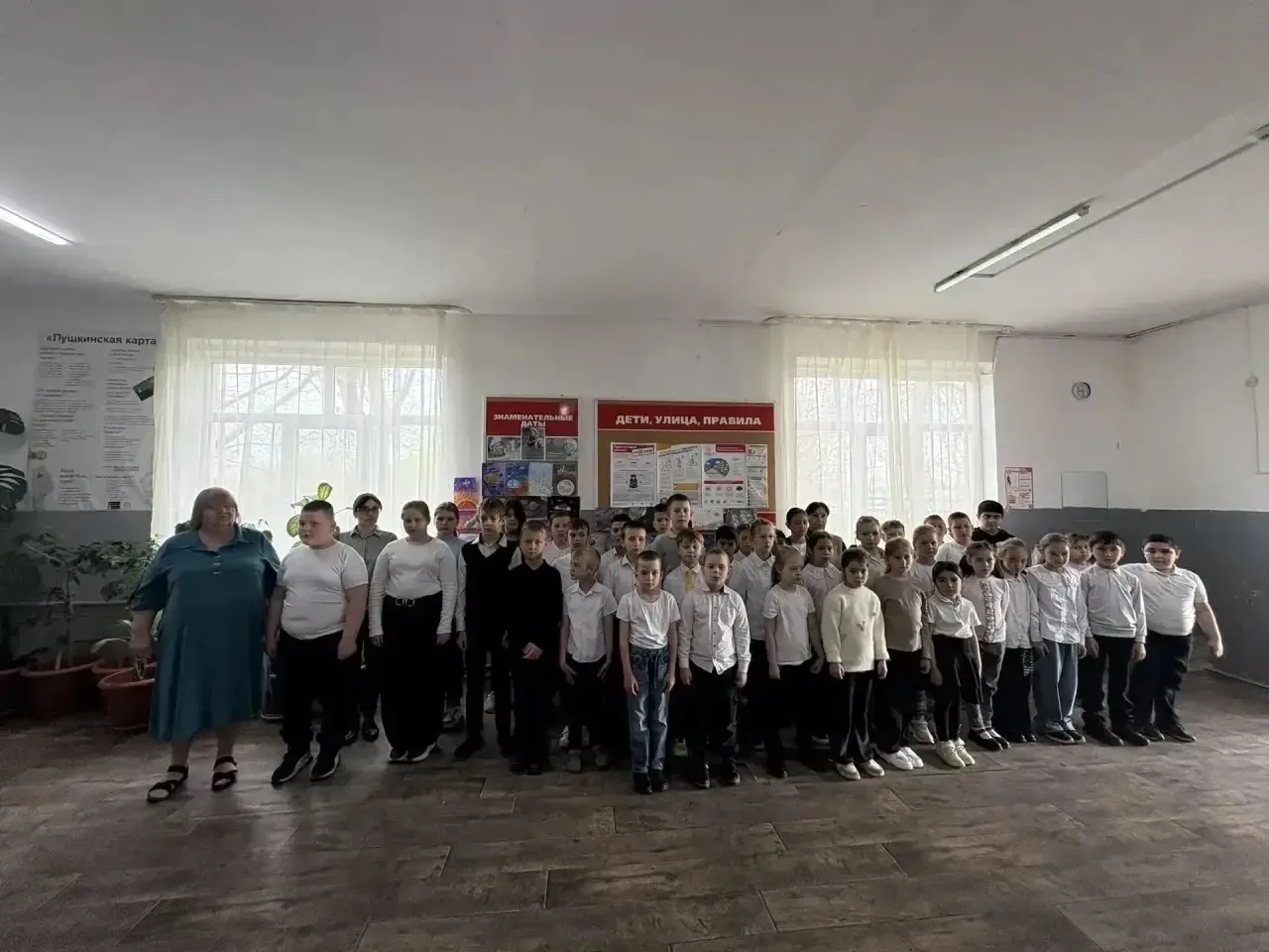 В нашей школе проведена торжественная  линейка  ко Дню космонавтики "Поехали ", приуроч...
