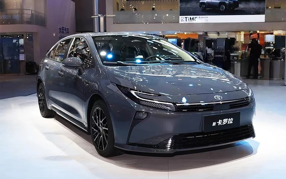 В России стартовали продажи обновлённой Toyota Corolla 

Автомобили появились в дилерских центрах ко