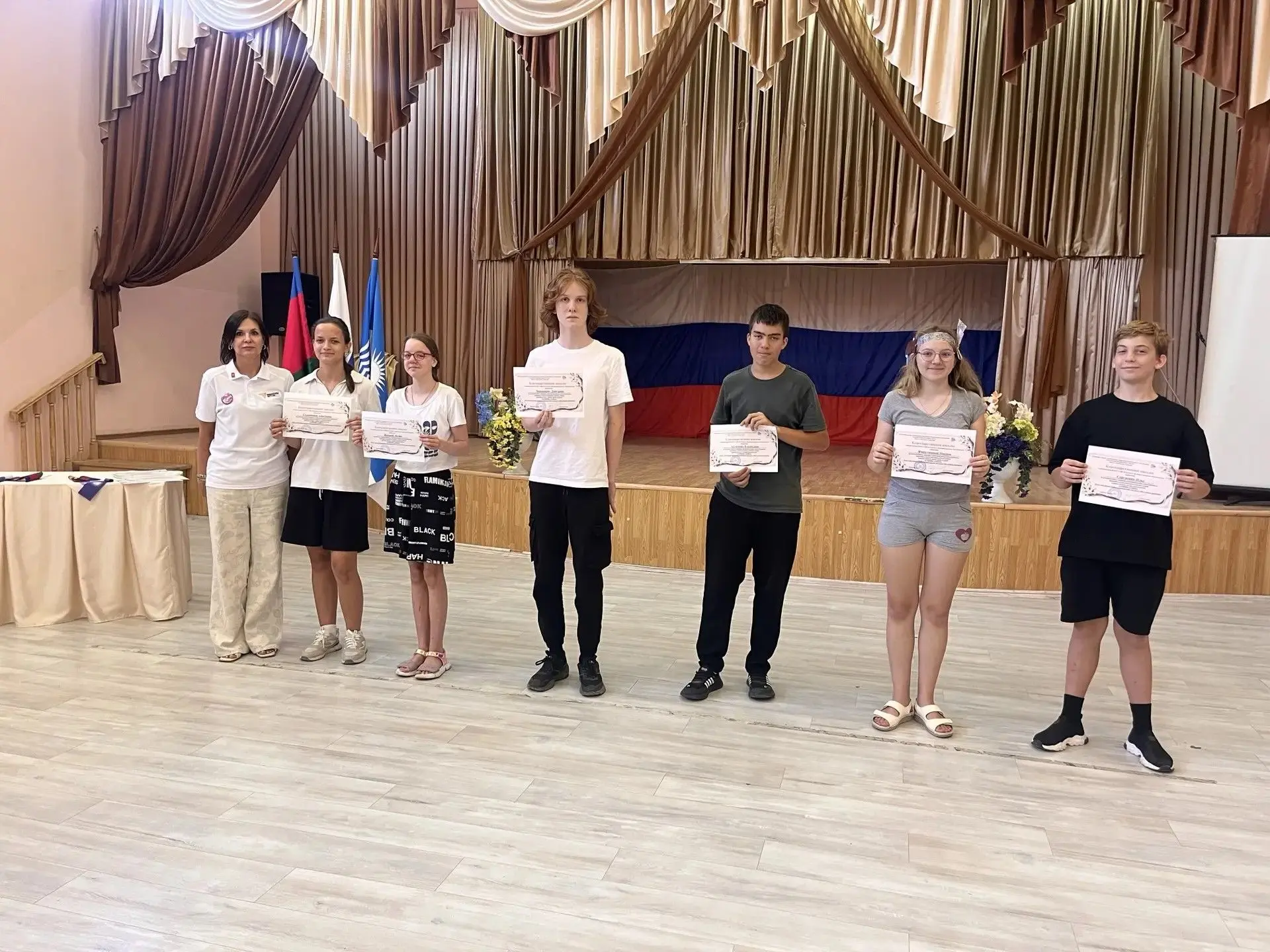 Завершилась работа трудового лагеря при школе

Дорогие ученики, родители и педагоги!
С радостью сооб