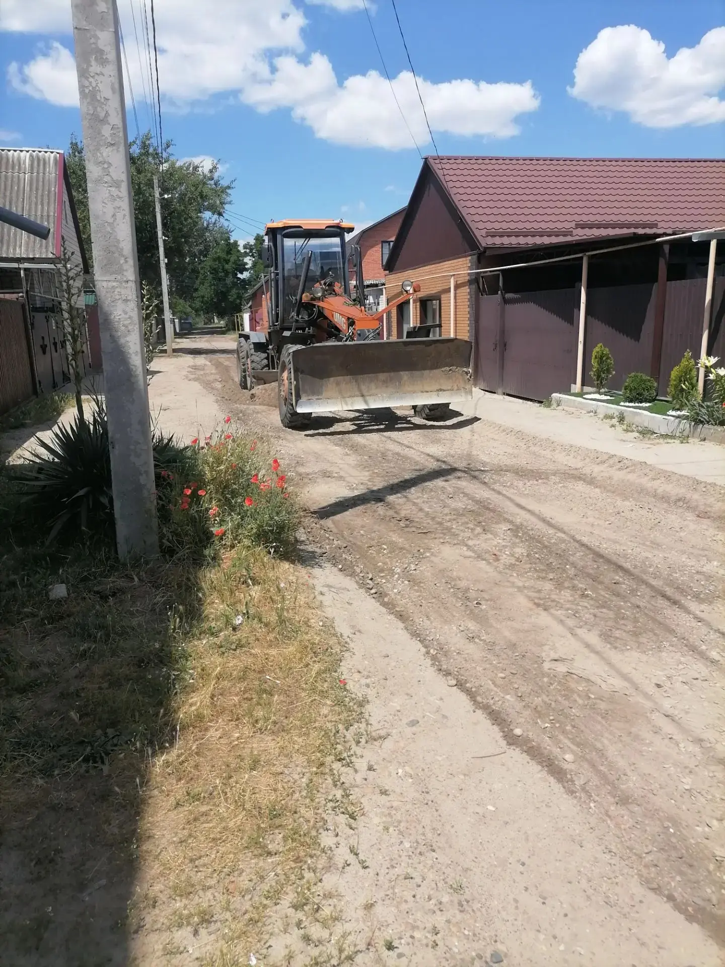 🚜 Грейдер сегодня работает на ул. Гоголя и пер. Короткий