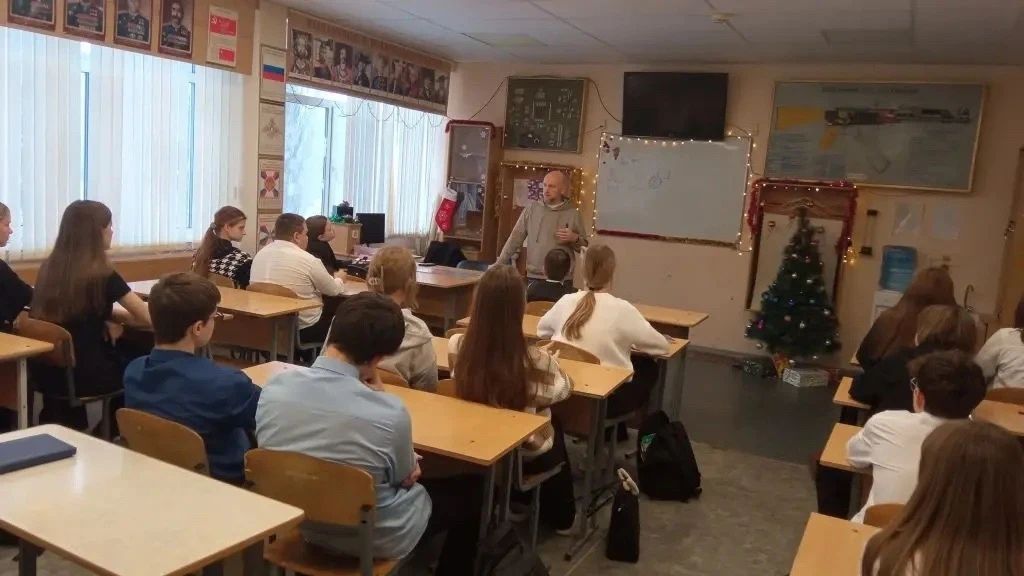📚В 8А классе прошла беседа на тему: «Модуль саморазрушение», где обсуждалась актуальная проблема вей