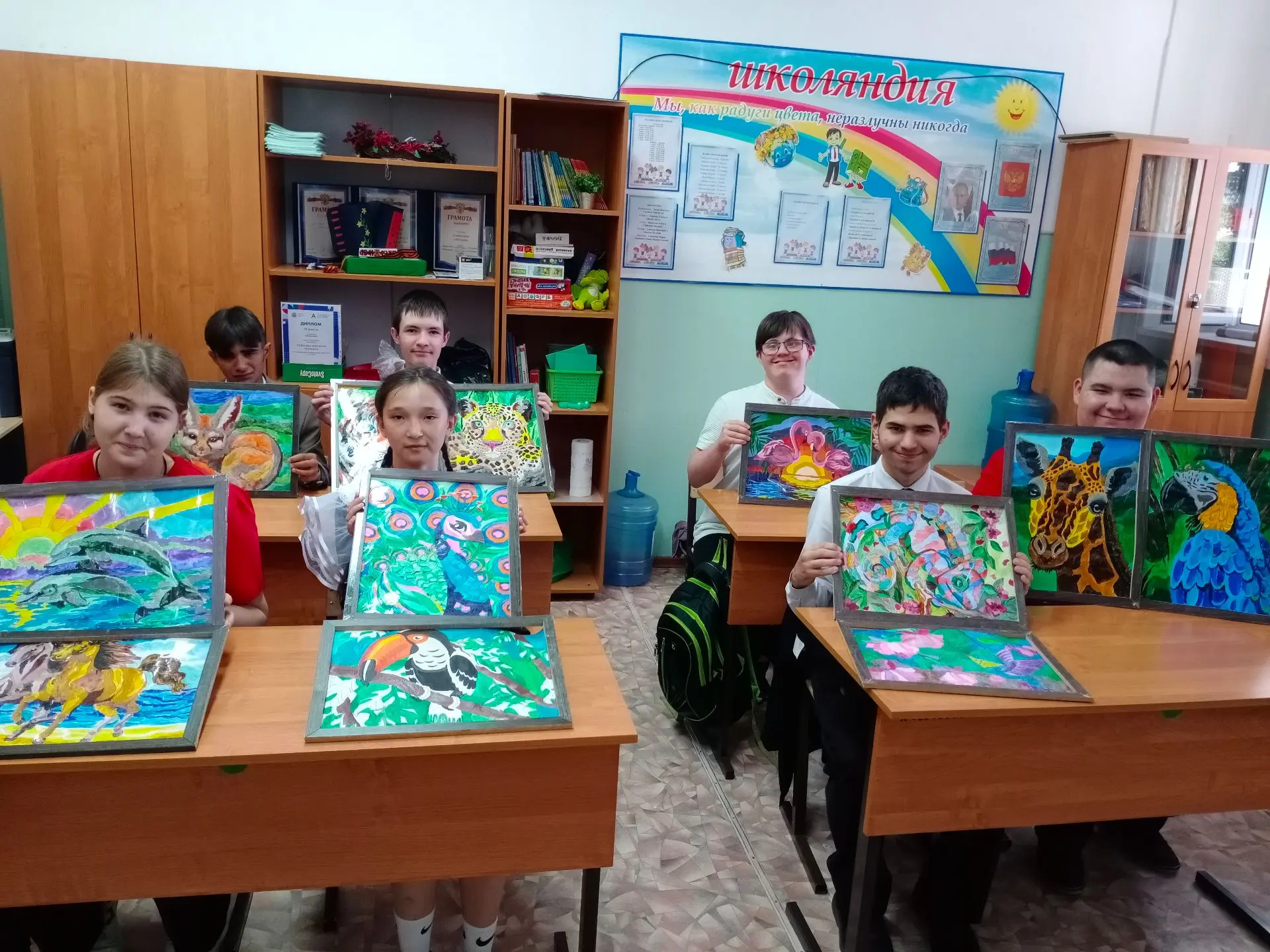 🎨ПРОЕКТНАЯ ДЕЯТЕЛЬНОСТЬ: СОЗДАНИЕ УЧЕБНЫХ ПОСОБИЙ СВОИМИ РУКАМИ.
👫Учащиеся 8 класса успешно заверш