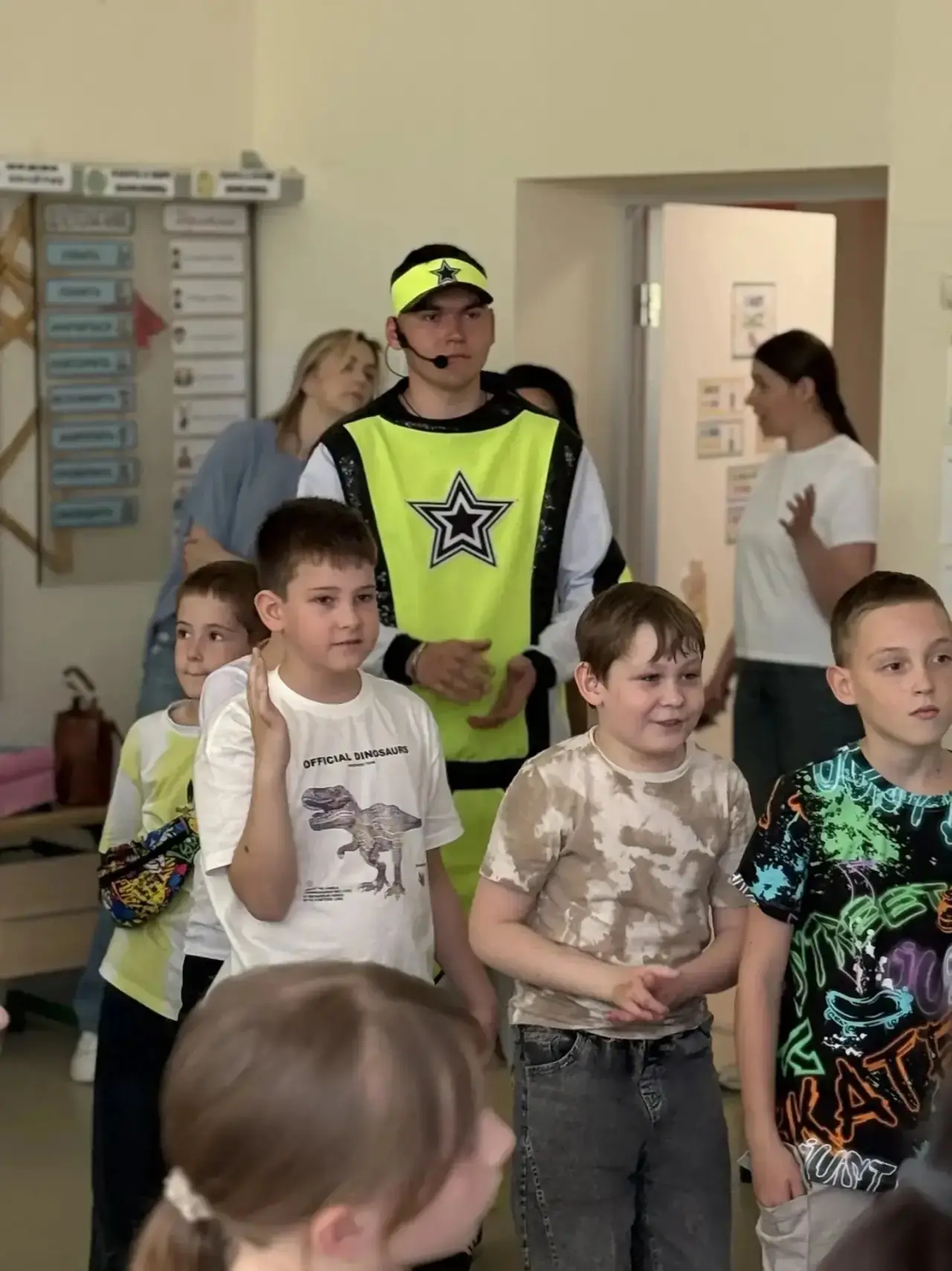 🎉 Друзья! 🎉 В 3 «В» классе прошёл Последний звонок — яркий, весёлый и запоминающийся! 🥳  Ребята отме