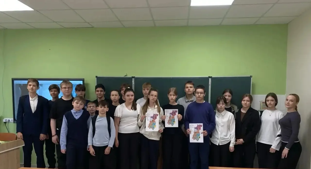 🌈 ГОД ЕДИНСТВА НАРОДОВ  РОССИИ🌈
Студентка НГИЭУ Татьяна Соколова посетила 7 " А" И провела увлекат