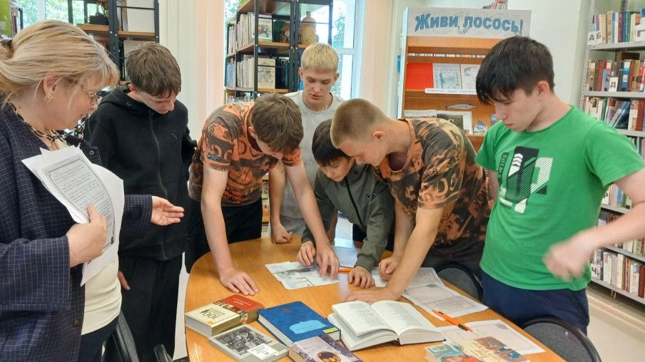 В модельной библиотеке-филиале с. Восток Поронайской центральной библиотечной системы прошла литерат