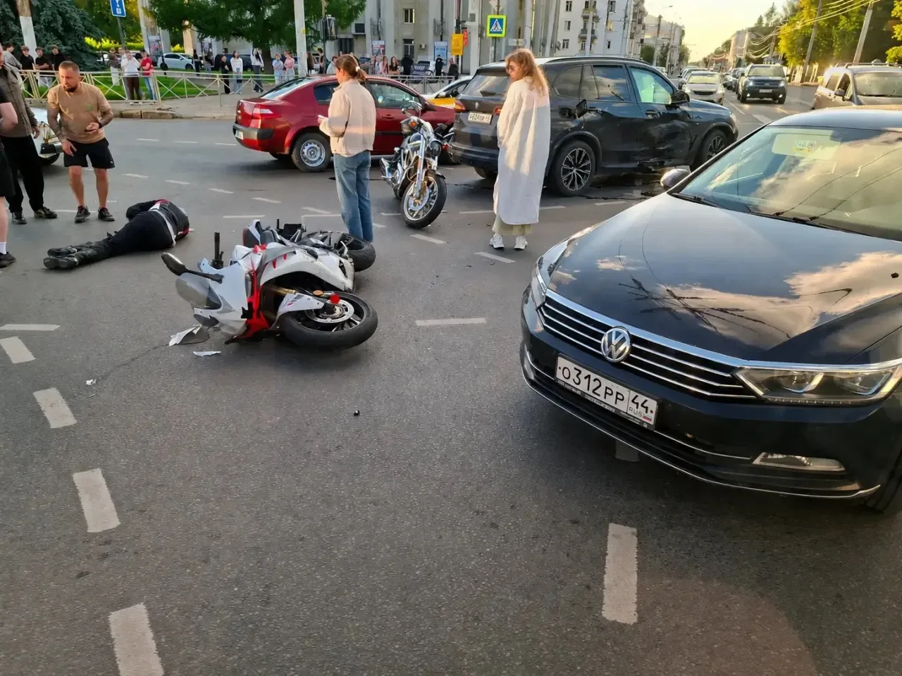 🏍️ ДТП с мотоциклистом на перекрестке Советская- Подлипаева. Информация о пострадавших...