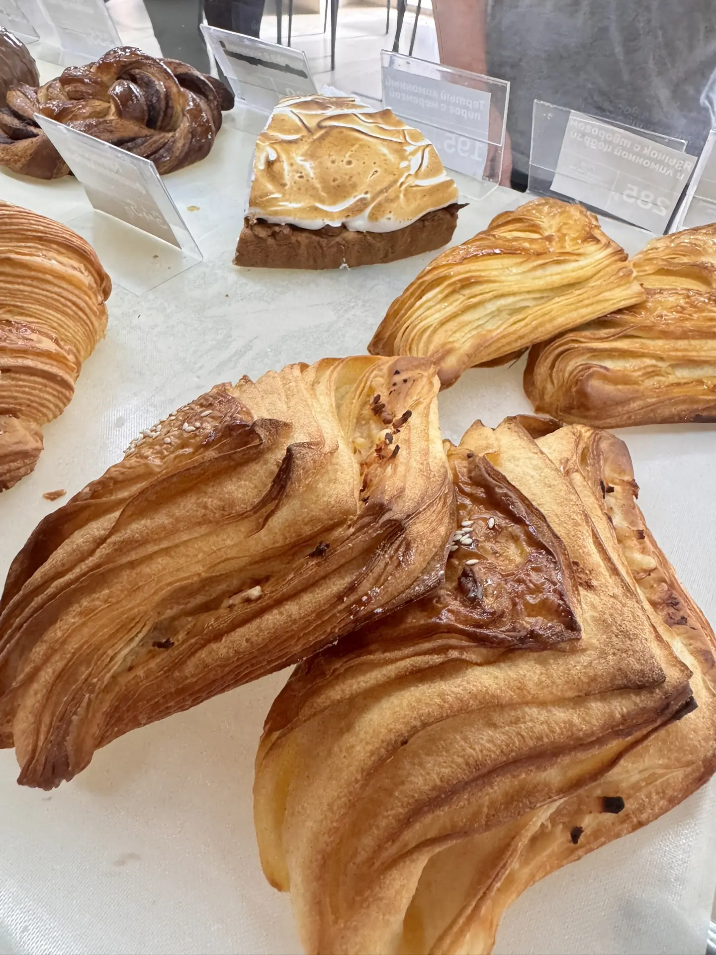 🥐 Слоёная и сдобная выпечка в наличии! ✨