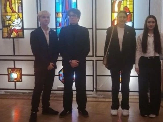 Старт профильной смены «Коды Курчатова. Новые материалы» С сегодняшнего дня ученики 10.1 Курчатовско