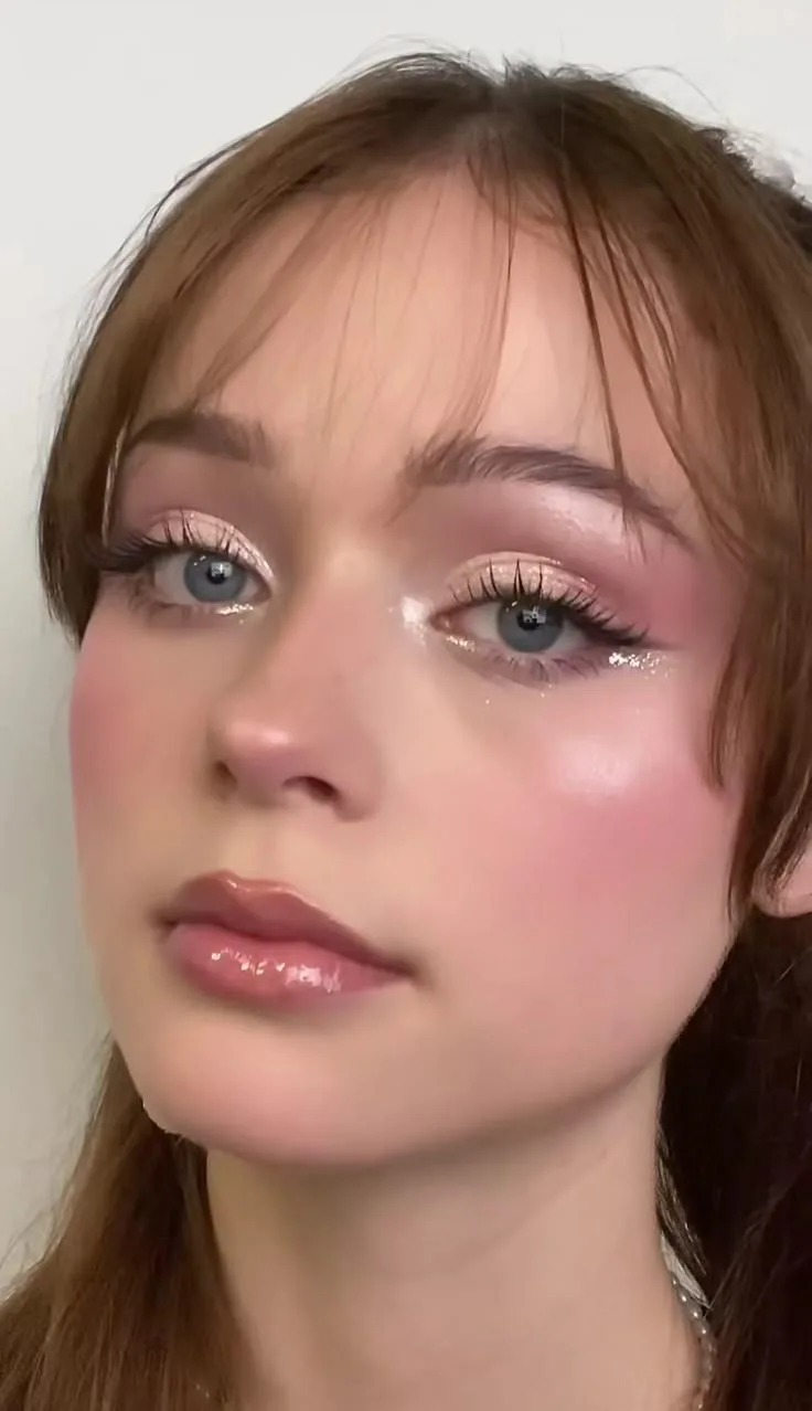 Подборка-вдохновение: нежно розовые макияжи 💄

Нравится?
❤ - да 
🔥 - не очень 

Мейкап