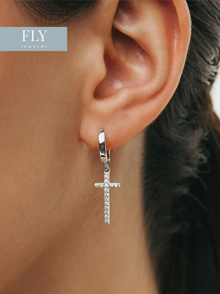 Серьги серебро 925 c 30 фианитами кресты FLY jewelry 
        
        Cнизилась цена:
        Цена 