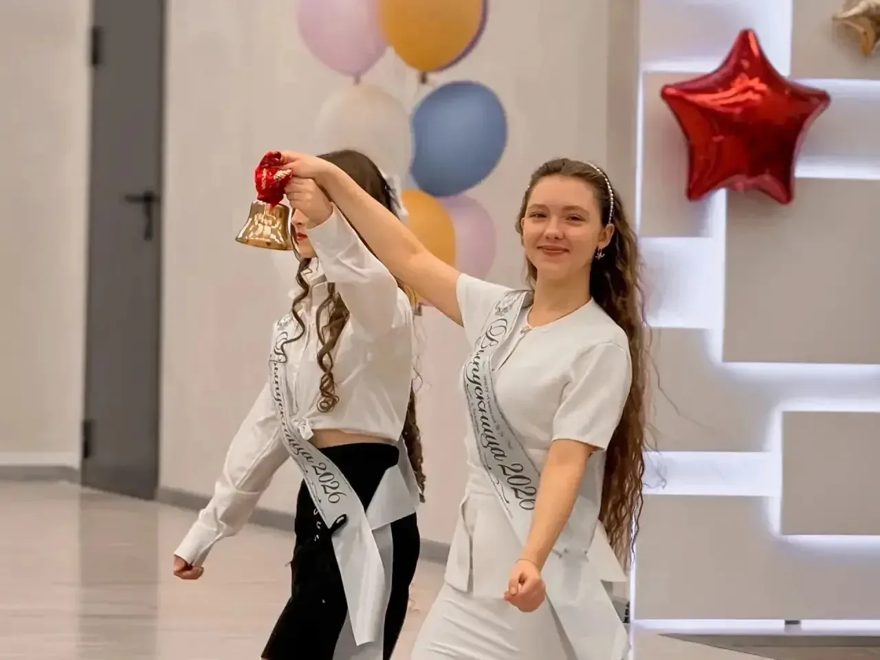 🎓 Последний звонок: слезы, радость и новые горизонты!  Сегодня в гимназии царила особая атмосфера: л