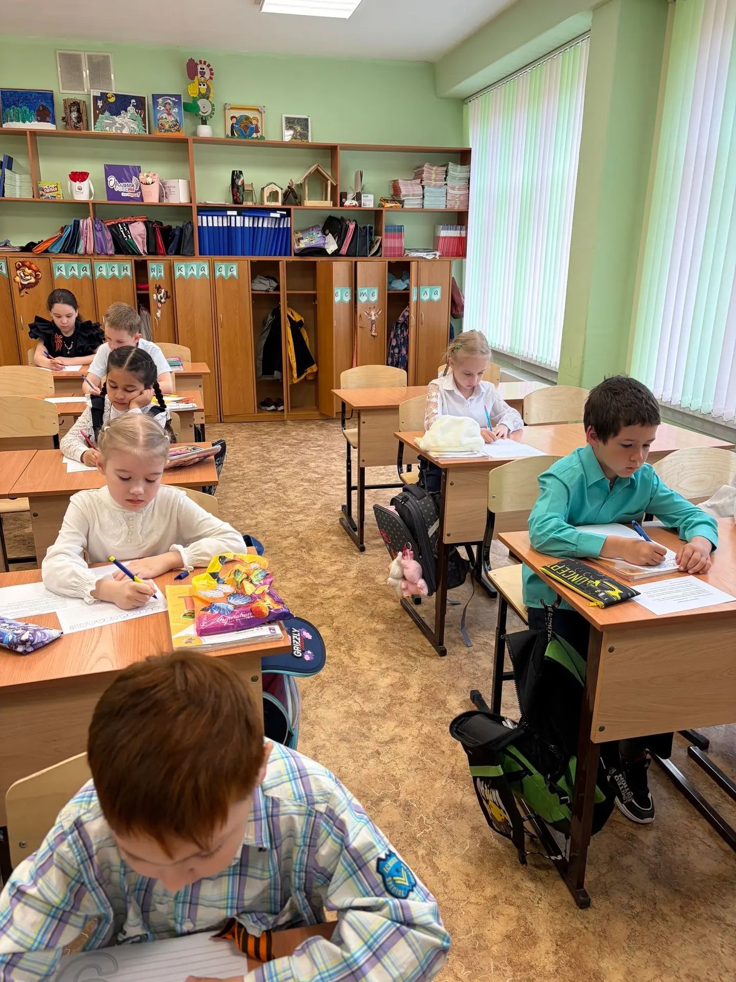 В рамках акции «Письмо Победы»— написали письма солдатам. 📝✨  Не просто строки на бумаге. В каждый к