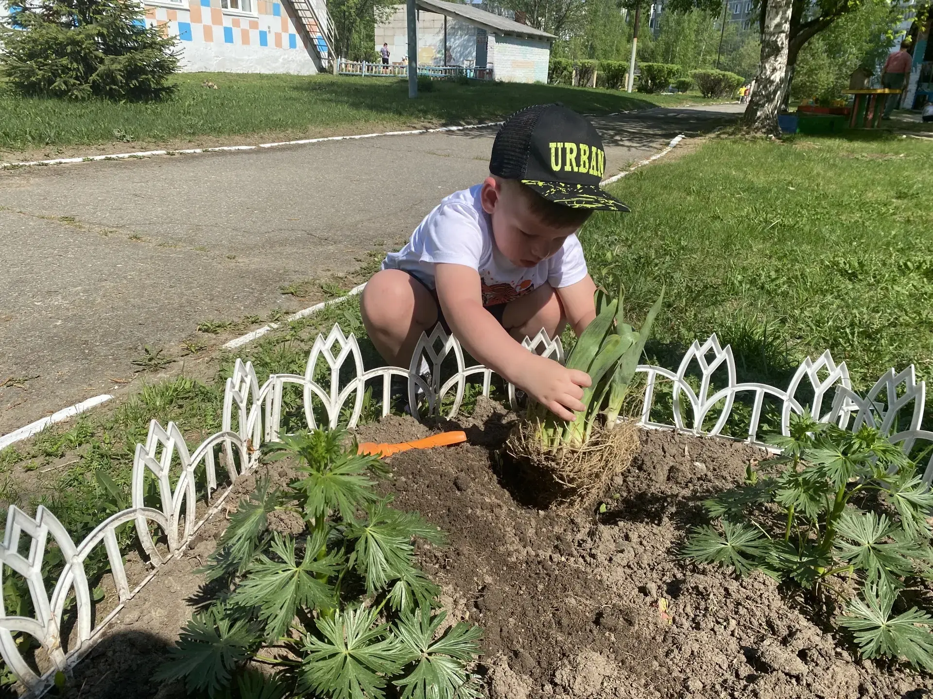 В нашем детском саду открылся самый настоящий сезон чудес — наши малыши превратились в ...