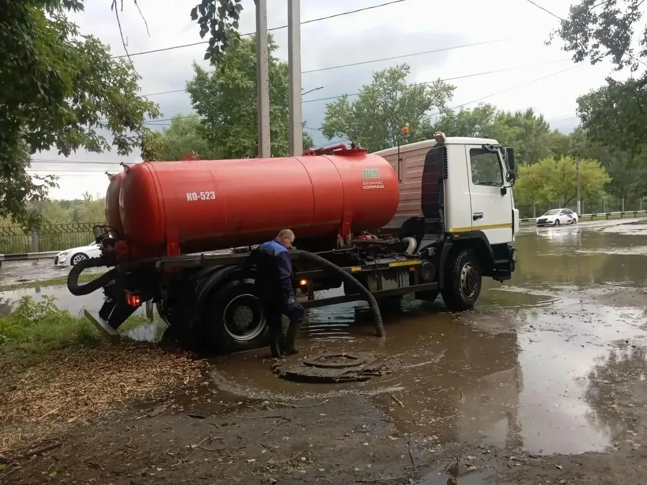 В Нижнем Новгороде развернулась сильнейшая непогода! 🌧️🌪️