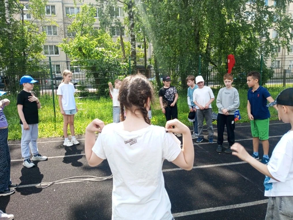 А у нас всё как обычно: интересно, активно и весело. Все таки лето в лагере - это мален...