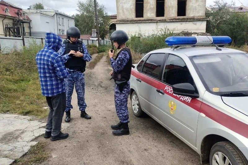 В Бурятии росгвардейцы задержали мужчину, находящегося в федеральном розыске