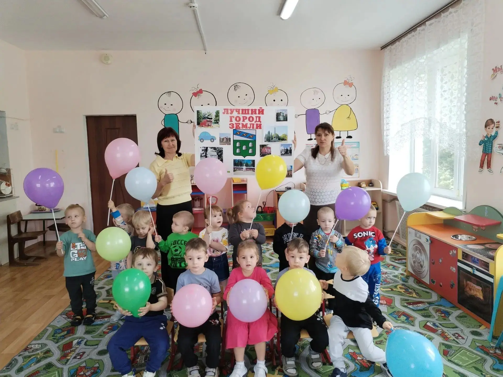 Город Дмитриев прекрасен,