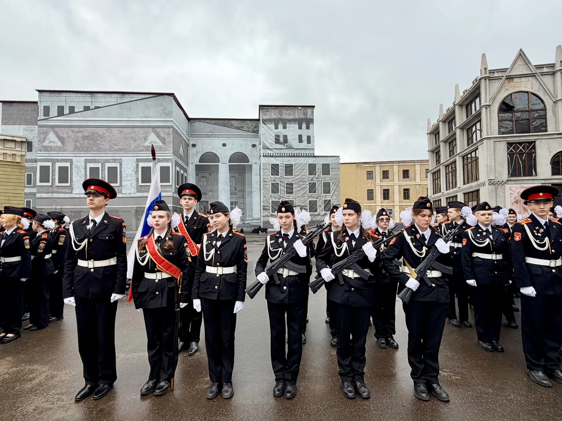 ВИВАТ, КАДЕТ! УСПЕШНОЕ ВЫСТУПЛЕНИЕ НА СМОТРЕ В «МОСКИНО»  📌 В кинопарке «Москино» прошёл смотр знамё
