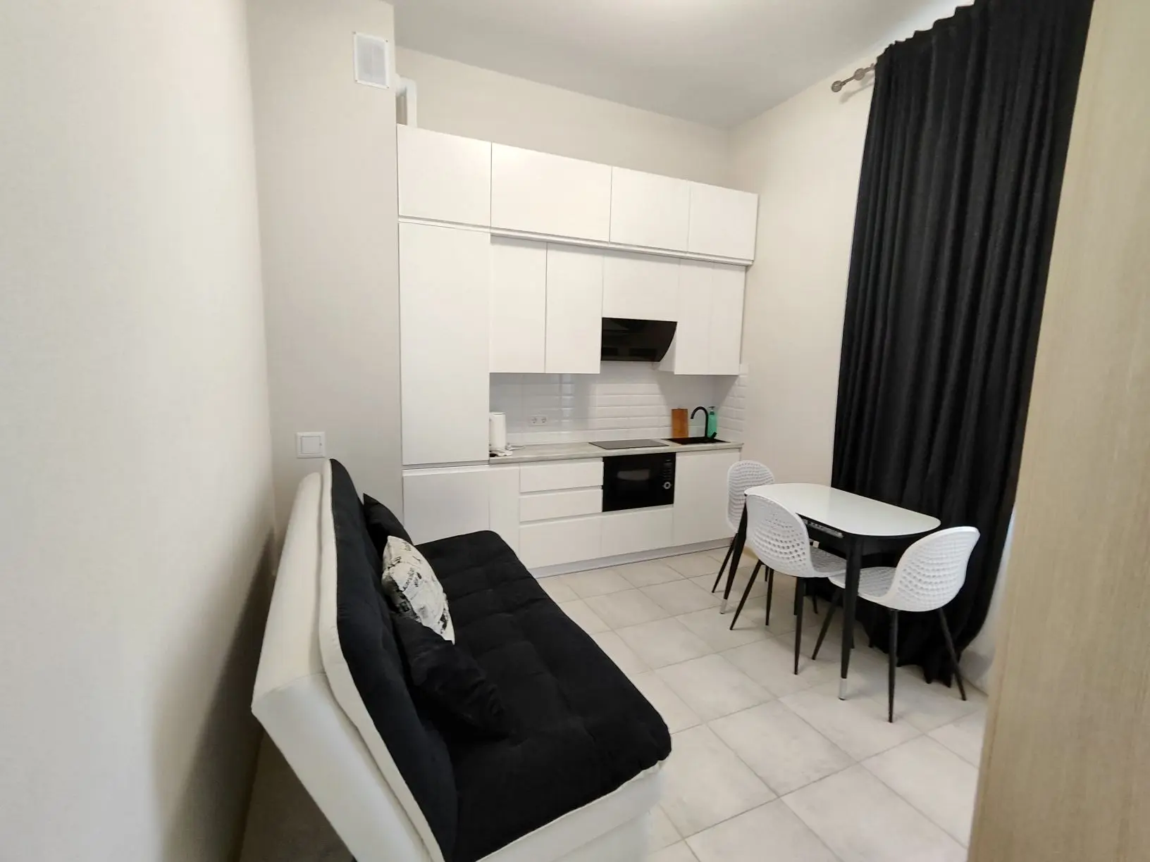 #ЯЛТА 🏡 р-н Спартак  🅿️ Парковка бесплатная!  Сдам 2-к квартира 42м²  ❗В квартире две изолированные 