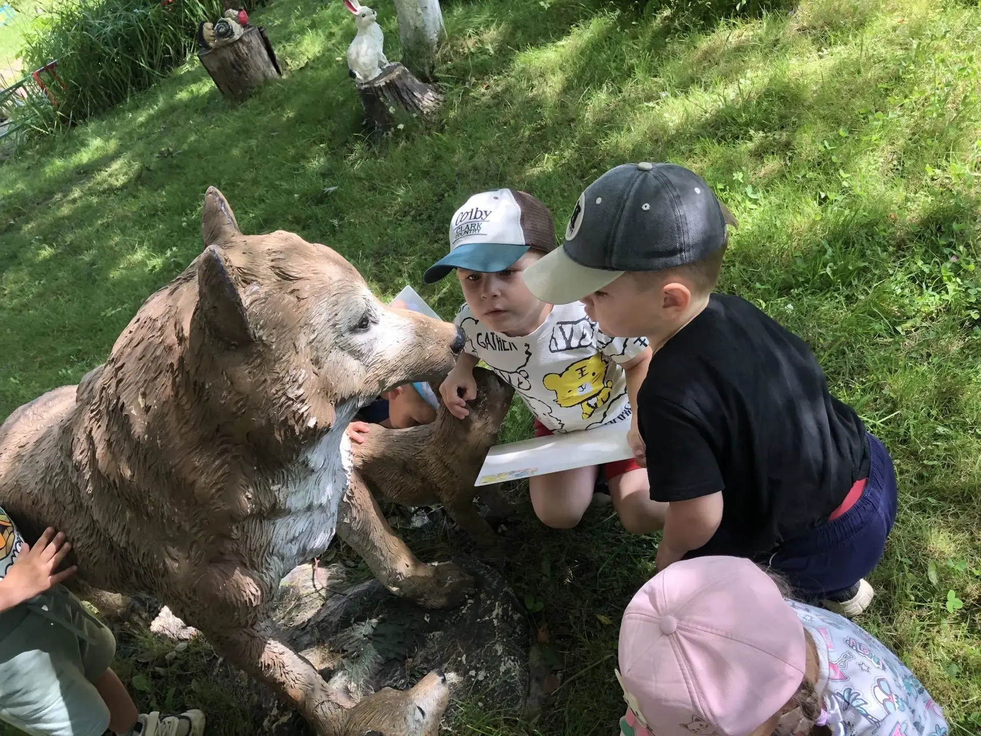 🐻 В гостях у лесных жителей!

Совсем недавно маленькие исследователи из 2-й младшей группы №1  Детс
