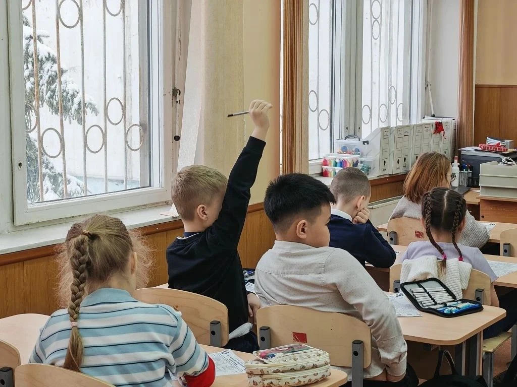 🌟 Сила команды: «Разговоры о важном» в 1 «Е» классе  Сегодня мы заглянули в гости к первоклассникам 