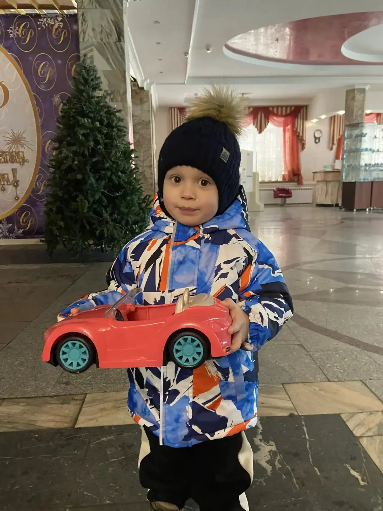 Дарить радость детям и делать мир ярче может любой человек, если у него доброе сердце.