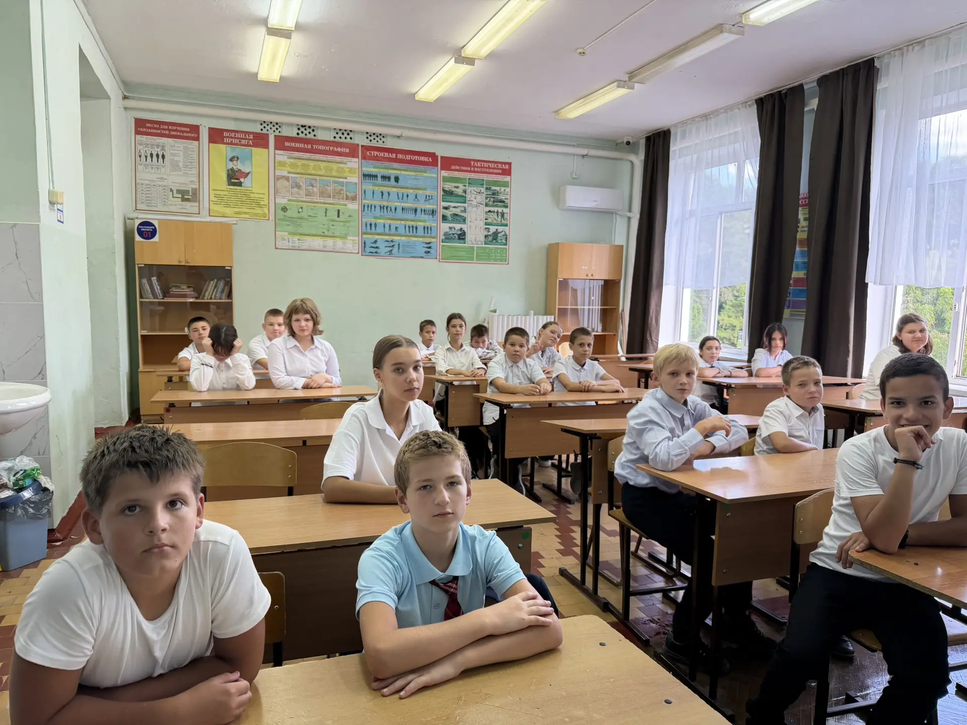 В 6 б классе состоялся классный час, приуроченный ко Дню солидарности в борьбе с террор...