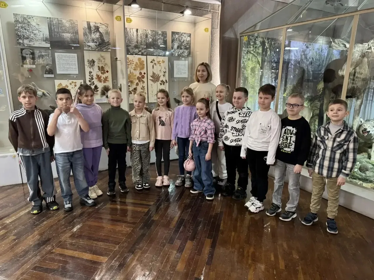🕷️ Пауки? Не страшно!  🌿 Природа? Очень интересно!  🏛️ История? Увлекательно!   Ученики 1 «М» побыва