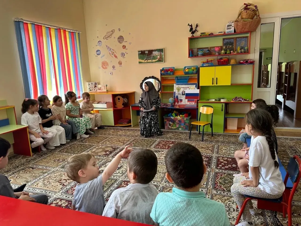 «День России» 🇷🇺🇷🇺🇷🇺
Под/гр 2. 
Воспитатель: Абдурашидова С.Р.