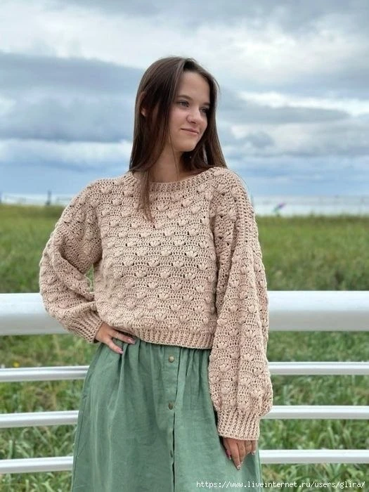 Милая, красивая уютная кофточка