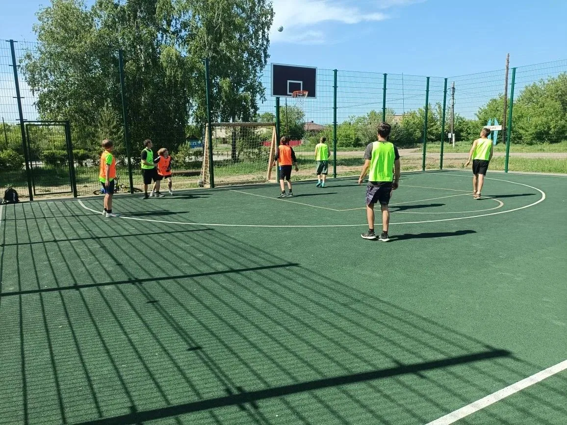 ⚽🎉С 1 июня  стартовала летняя досуговая площадка по футболу. 🥅