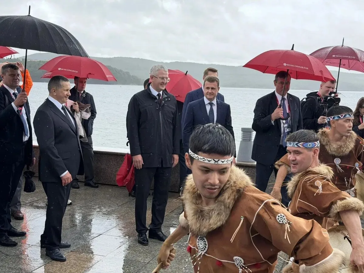 Полпред президента в ДФО Юрий Трутнев посетил павильон Камчатского края  «Улице Дальнег...