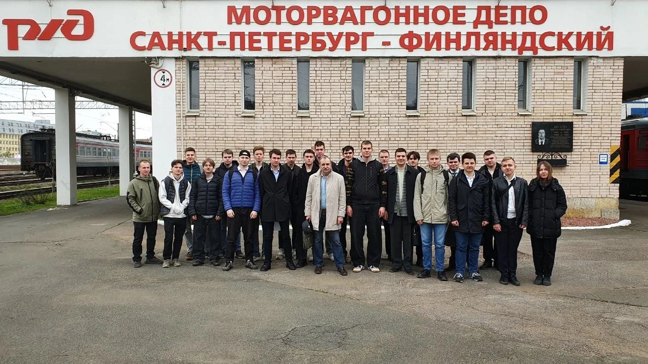 ⚡ В депо ТЧ20 прошел выпускной экзамен 40-го юбилейного выпуска отряда «Ладога». Почти полгода ребят