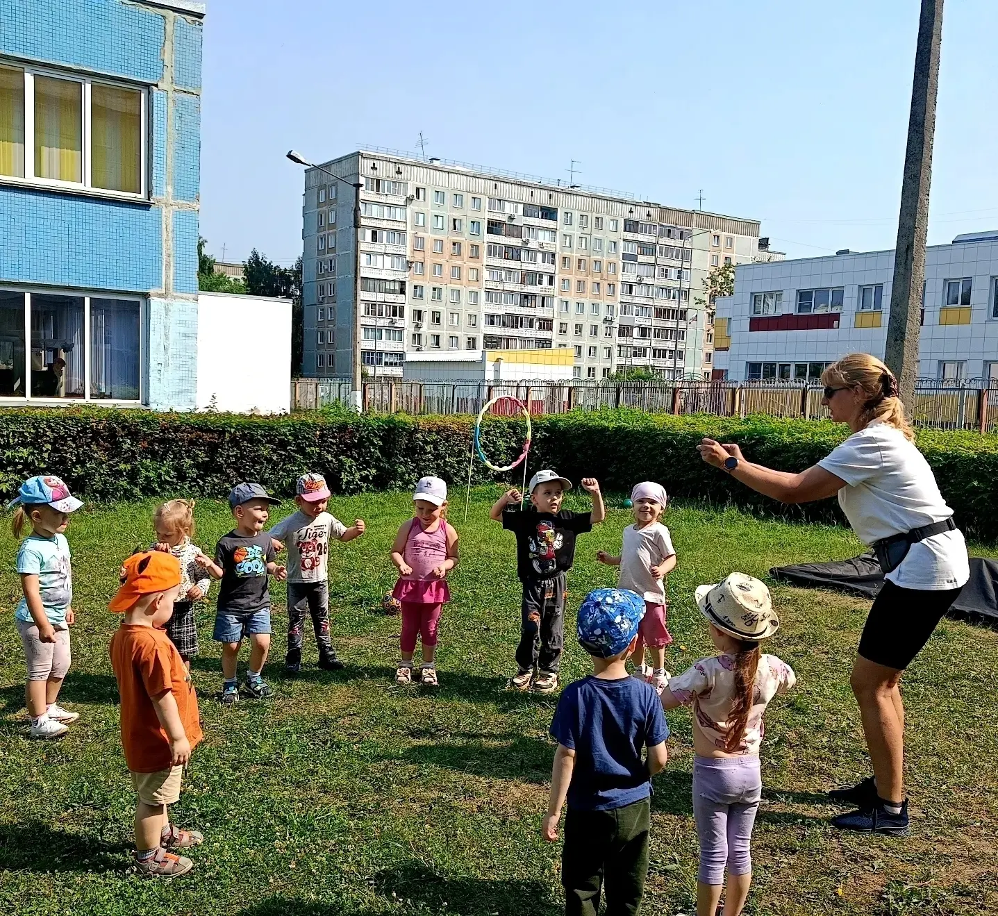 Прекрасная пора – ЛЕТО!🌞 Особенно в детском саду, когда почти весь день дети проводят на прогулке. 
