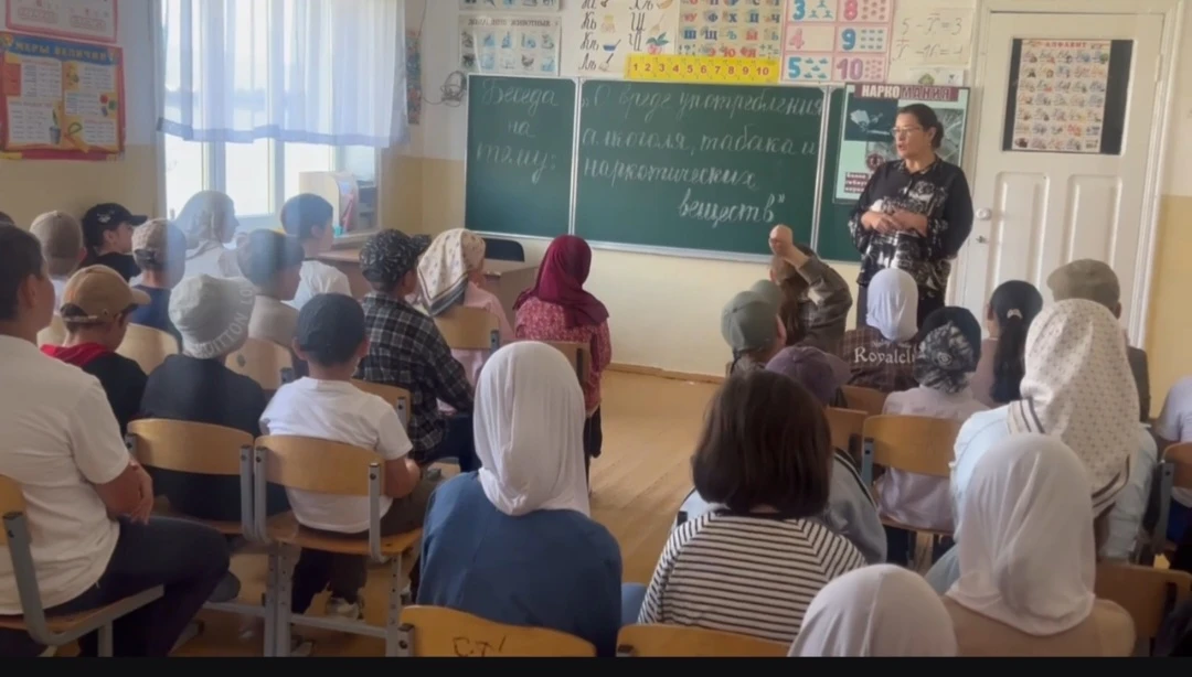 Сегодня в летнем лагере был проведён тематический час, посвящённый профилактике вредных...