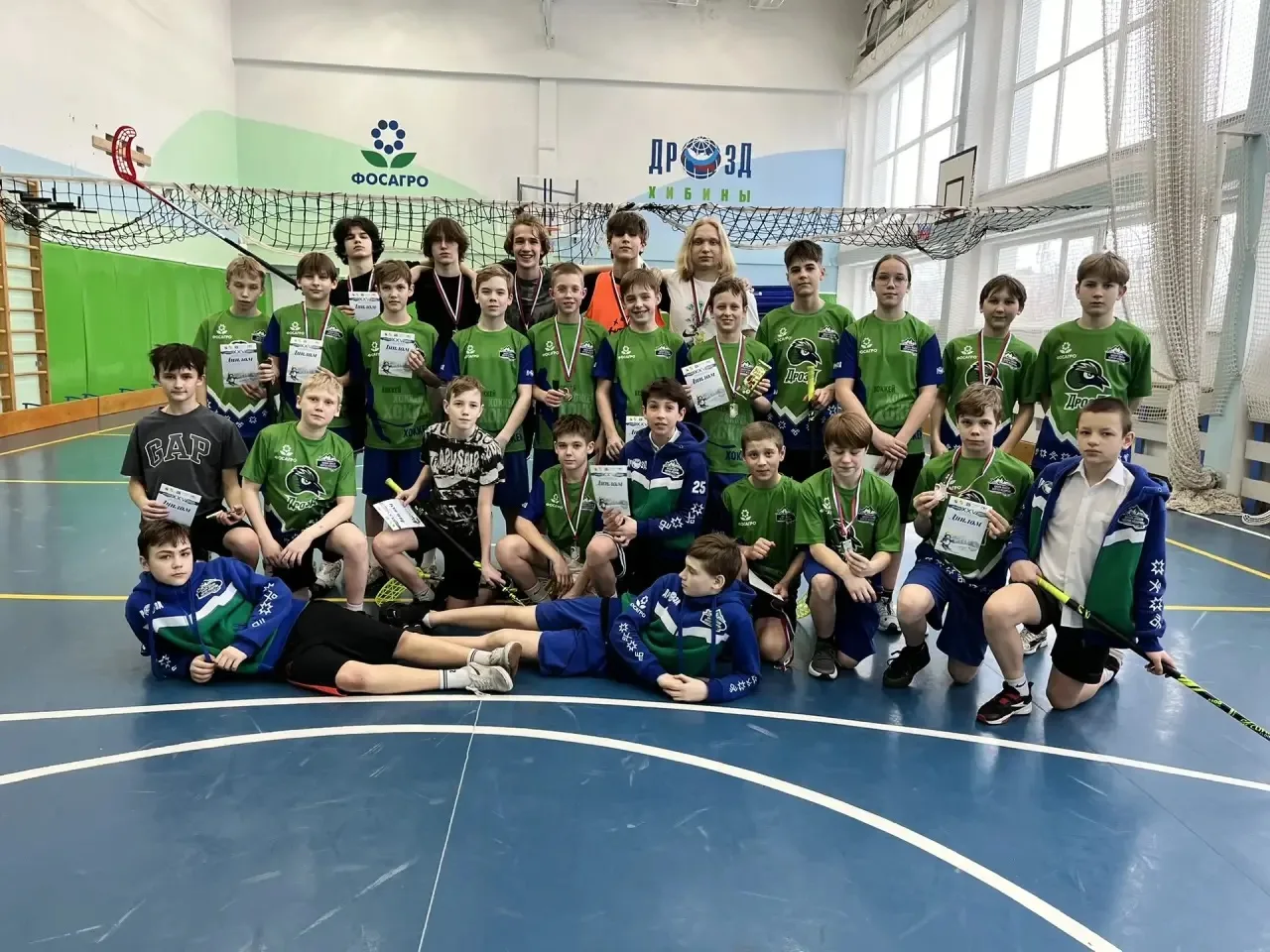 🥇 Флорбол на Хибинском фестивале: победа у старших, честь у спортивного класса