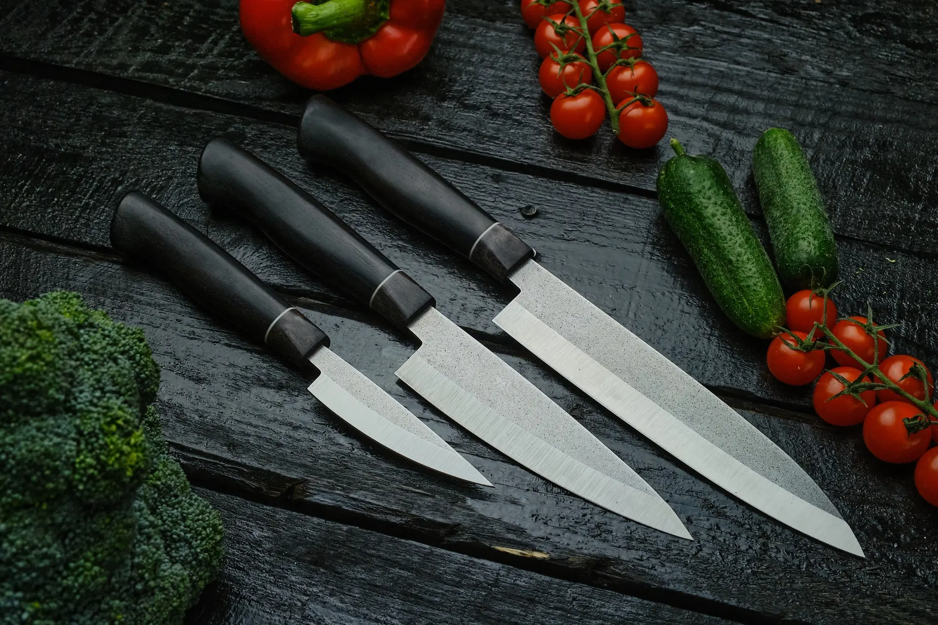 Набор ножей «Ками» PREMIUM 

Анатомическая рукоять, Граб + G10 (белый) + Береза (черный) 3-х составн