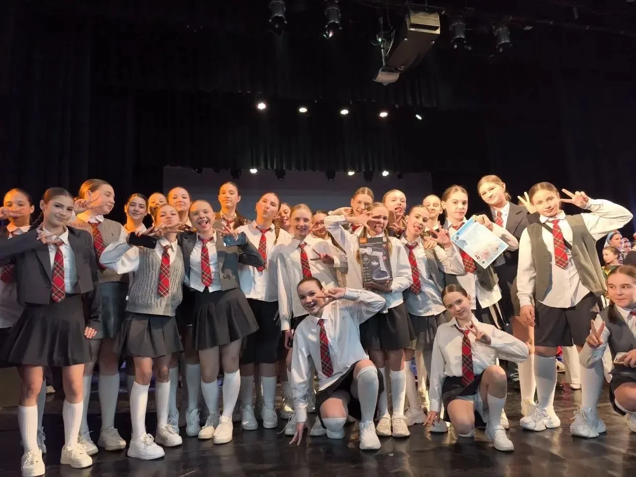 💃🕺 Кто не может без танцев?   Они — не могут без танцев! 🎶✨  Их выходные всегда  насыщены яркими соб