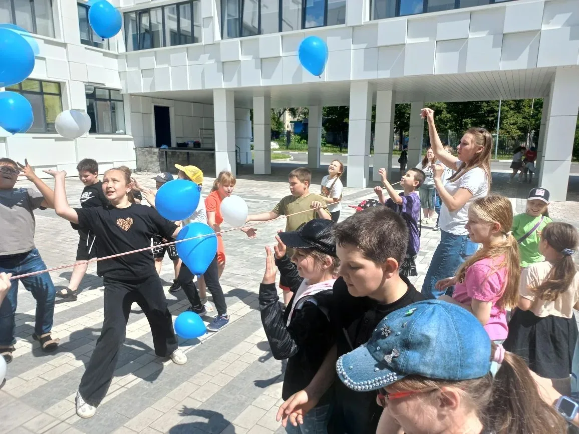 Сегодня в лагере «Солнышко» прогремел День русской тельняшки! ⚓️☀️

Наши ребята превратились в насто