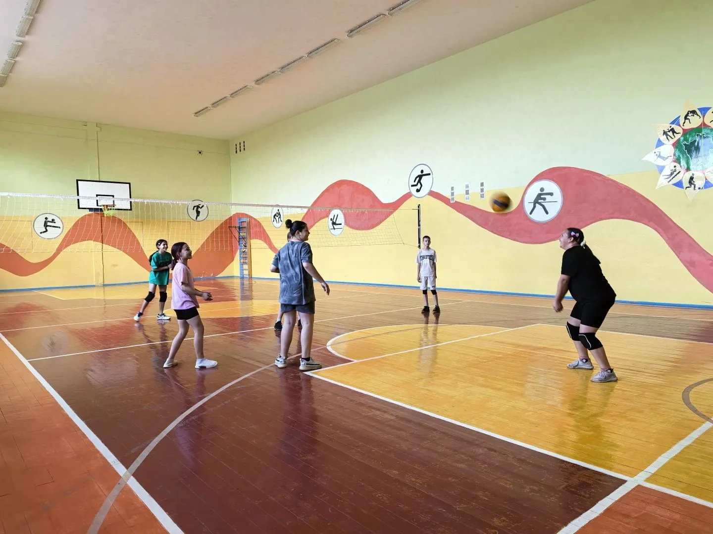 ⚽ И каникулы — время для спорта!⚽

Даже летом наши ребята не забывают о физической активности! Под р