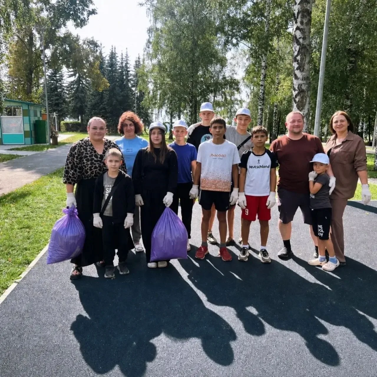 Участники клуба интересных встреч «НашВайБ» службы семьи города Бирска провели рейд чис...