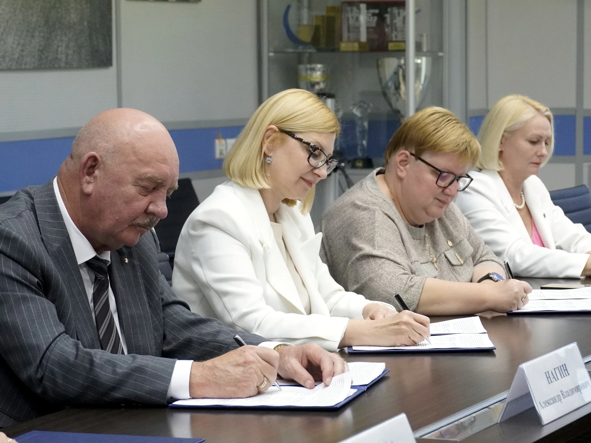 🤝 НАМТ, ГАЗ и Автозаводский район: подписано соглашение о профориентации