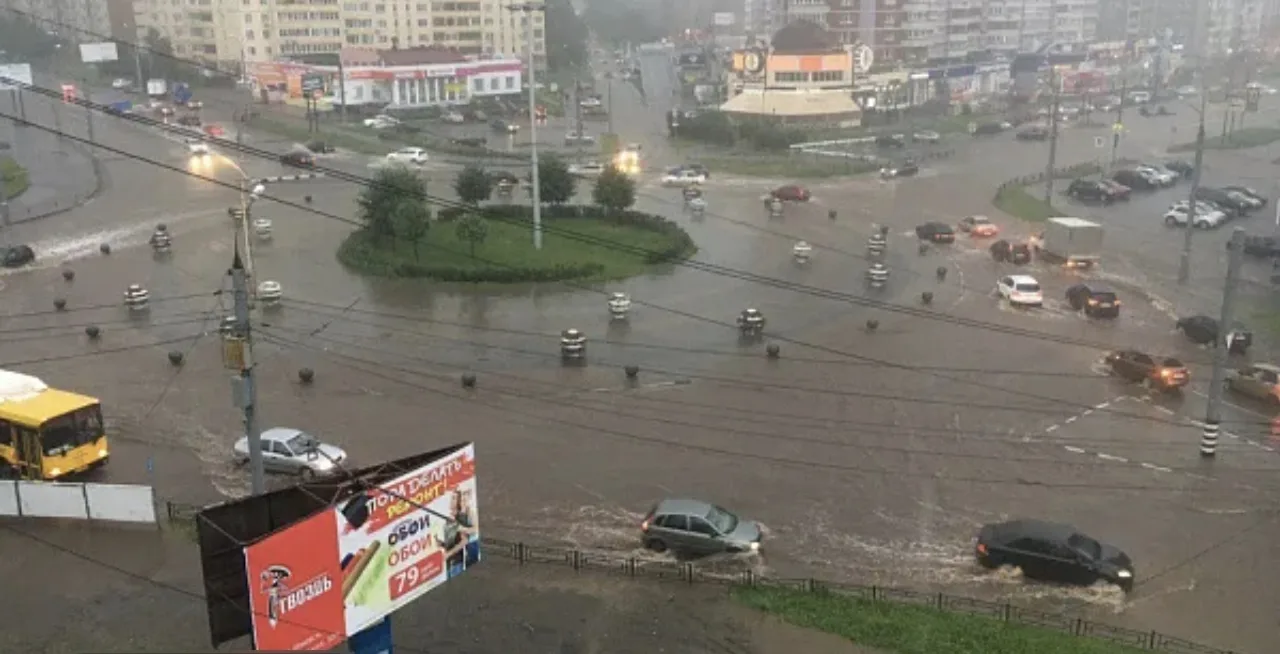 ‼️Усиление ветра, град, грозы! 

По данным Удмуртского ЦГМС, во второй половине дня 16 июня 2026 год