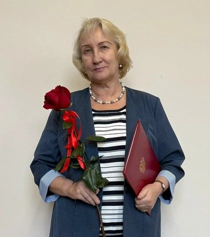 Алла Артюхина, преподаватель Детской школы искусств имени Л.И. Бондарика, удостоена почетного диплом