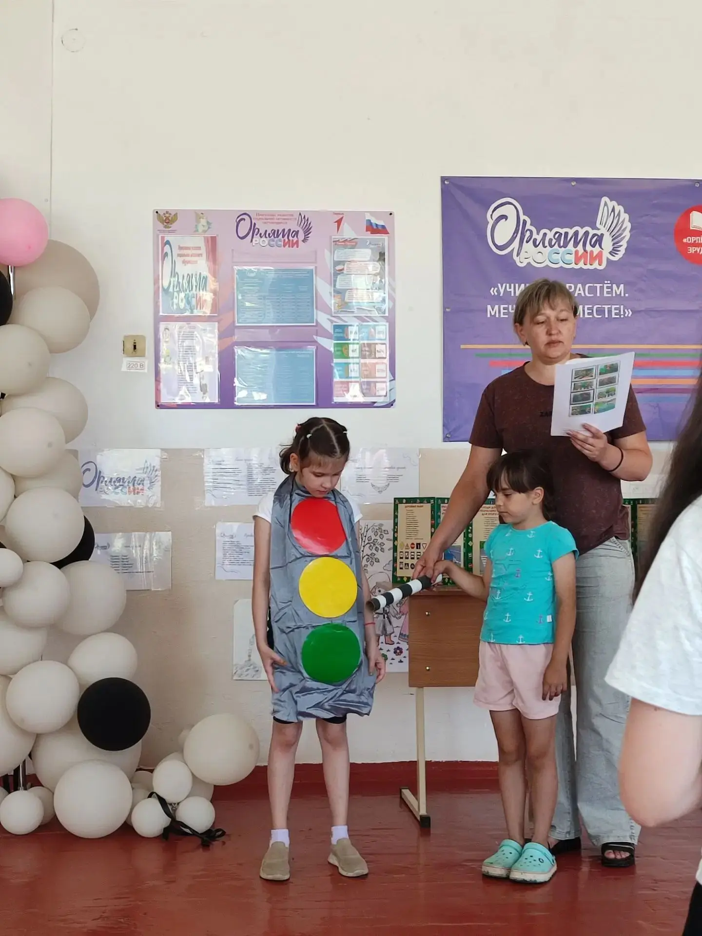 🎉 В нашем лагере прошла увлекательная профилактика по ПДД! 🎉

Безопасность — это важно, а учиться 