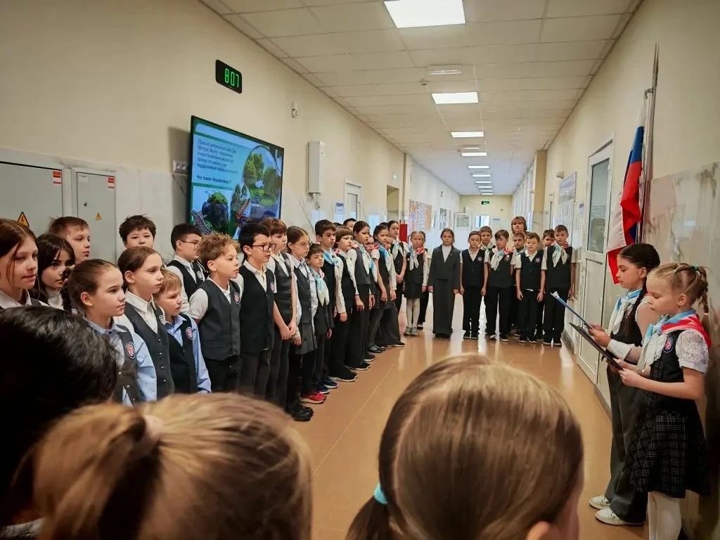 С 13 по 17 апреля в корпусе начальной школы нёс дежурство дружный и активный 3б класс. Ребята показа
