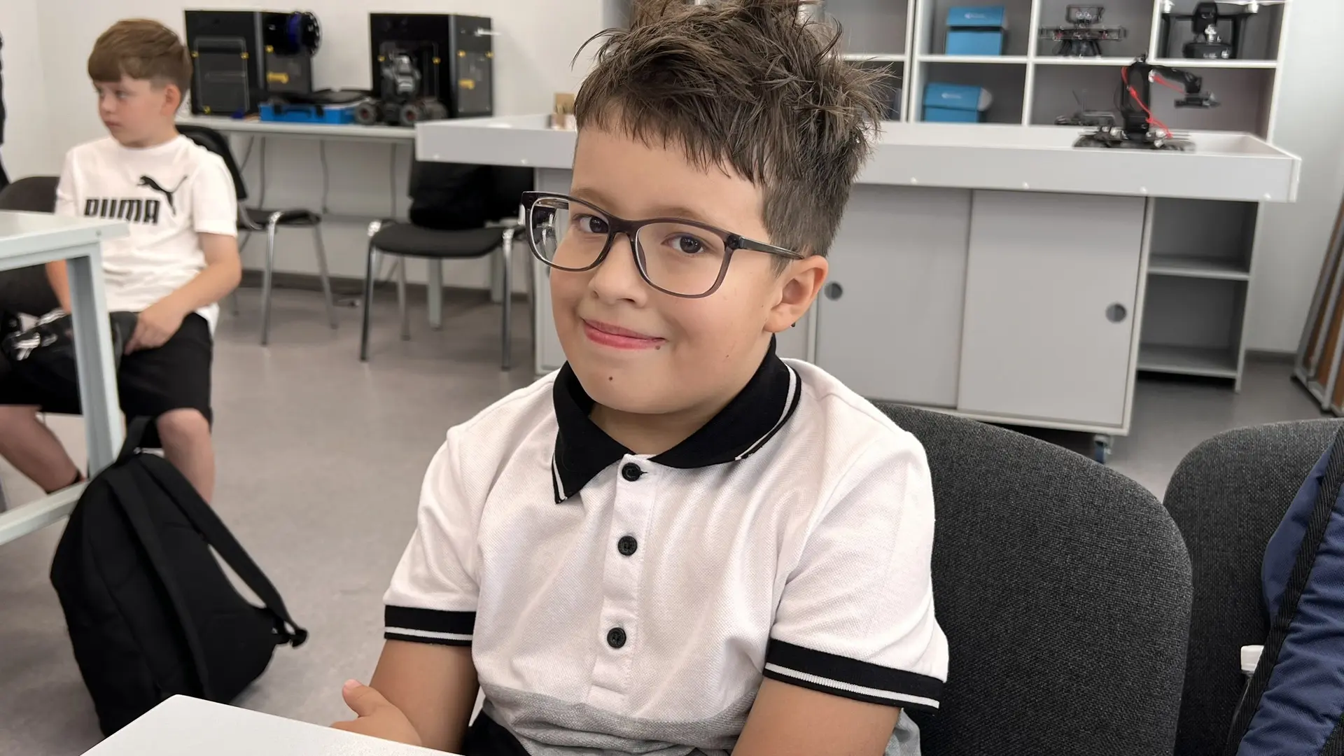 👦И рады нашим юным джентельменам!

Все увидели в их глазах блеск? 

Наши дети желают всем позитивно