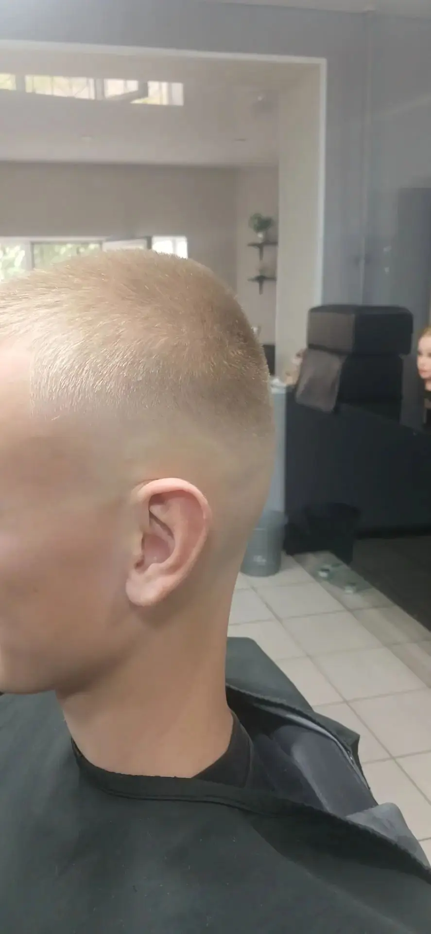 Стиль в деталях: ультракороткий Buzz Cut с высоким фейдом ✂️