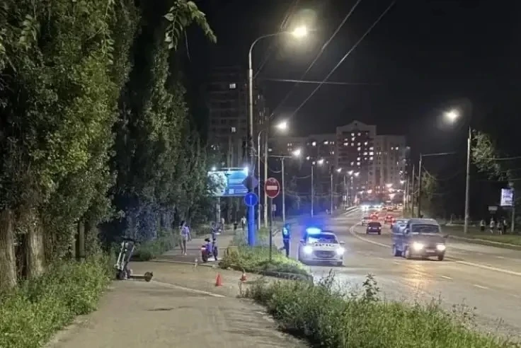 ⚡️ На улице Яна Берзина в Липецке столкнулись электросамокат и электровелосипед — один ...